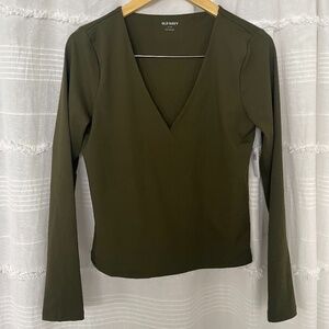 3/$10 SALE Dark Green / Brown V Neck Long Sleeve Top NWT